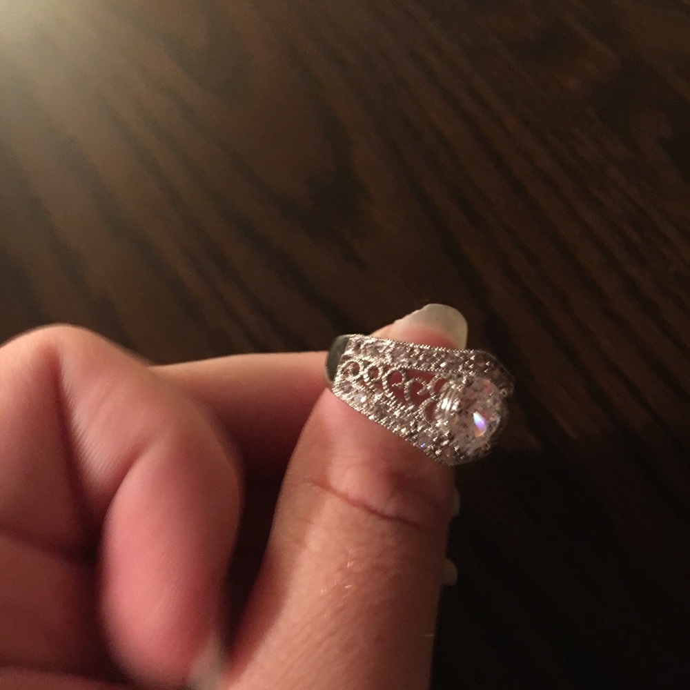 Ring - Picture 2 of 4